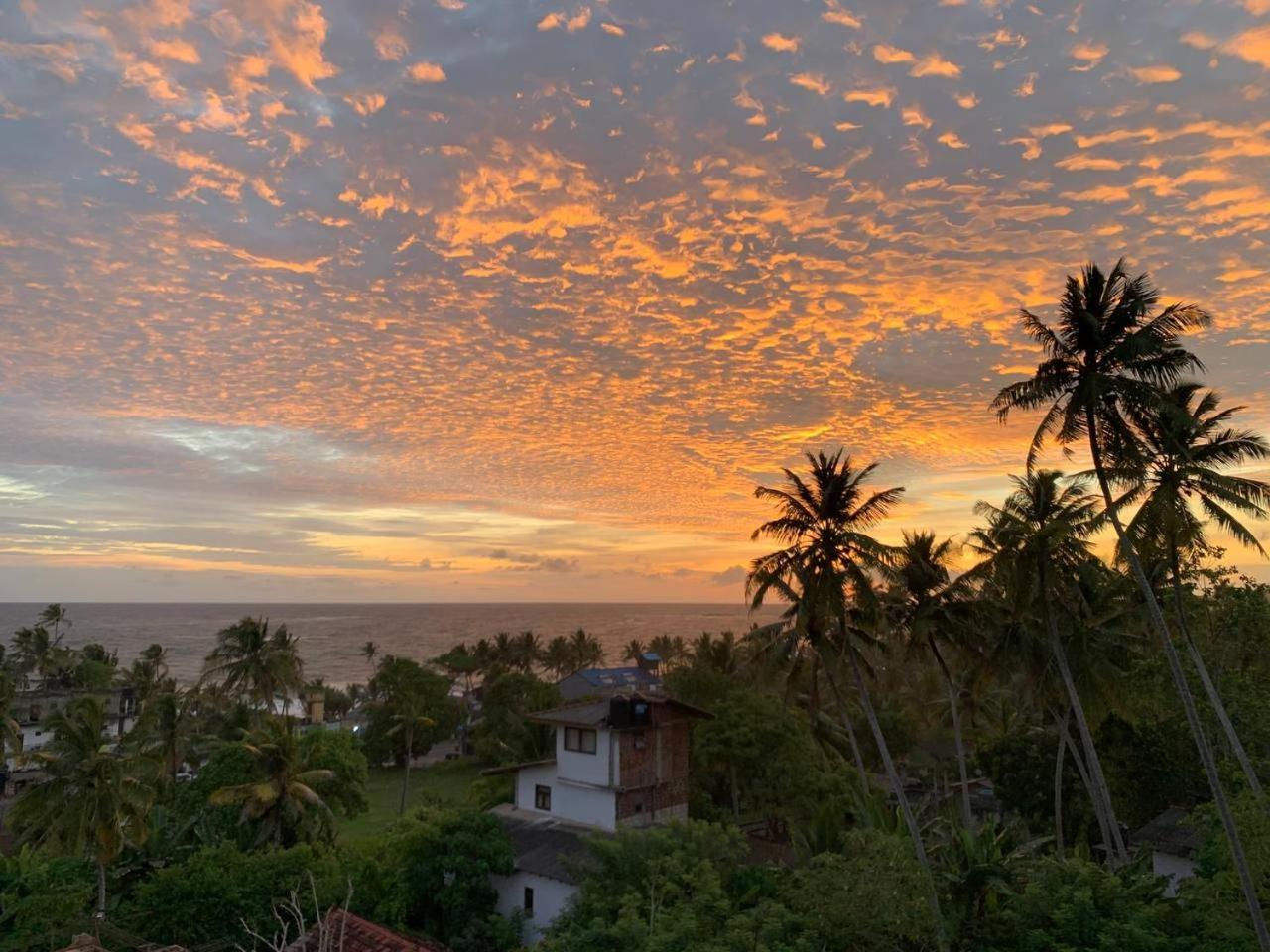 Arcadia Ocean View Lägenhet Unawatuna Exteriör bild